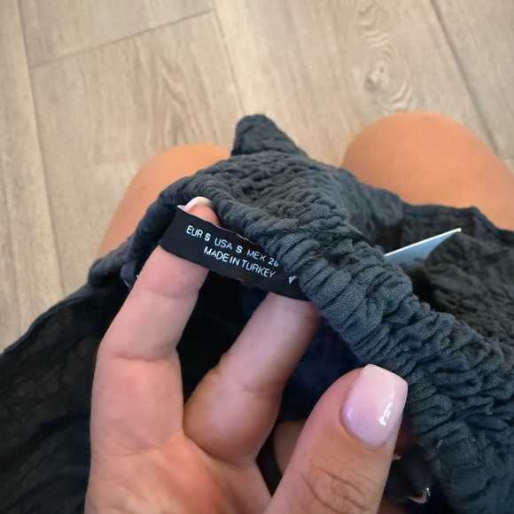 Zara - Crop Tank - Picture 5 of 5